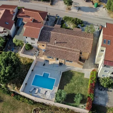 House Dragan 1980 Semesterbostad *